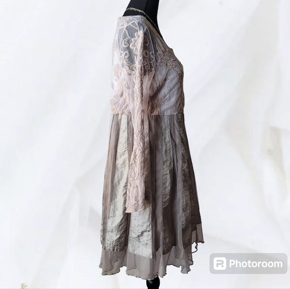Gray Lace Empire Waist Dress - Picture 6 of 16